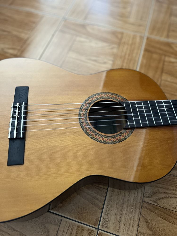 Guitarra Yamaha C40