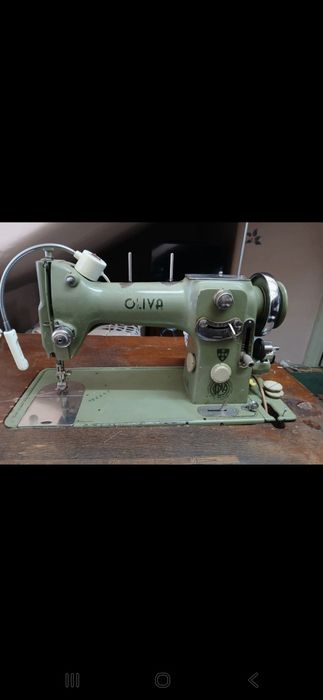 Máquina costura Oliva 1960
