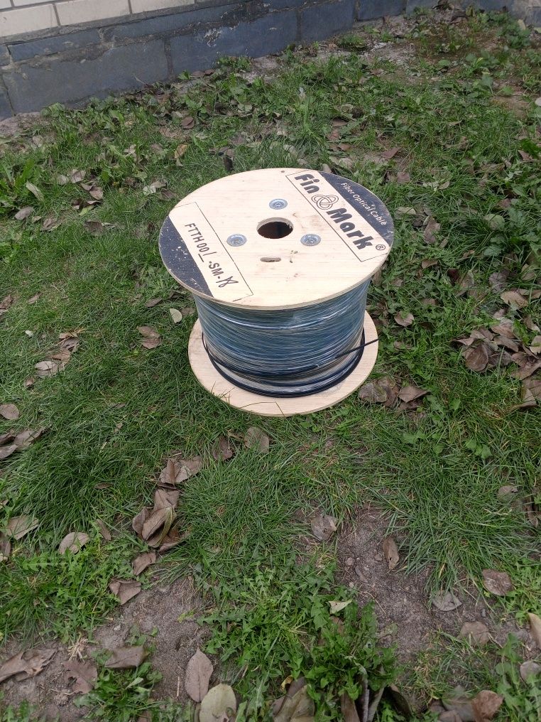 Оптиковолоконний кабель FTTH001-SM-18