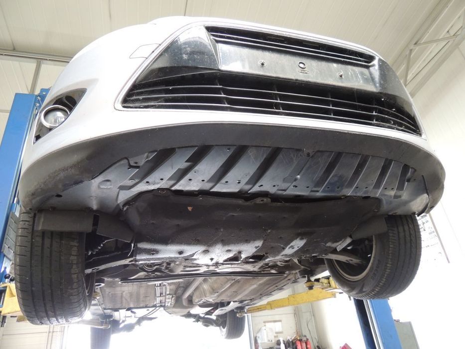 Wzmocnienie zderzaka przód Ford C-Max Grand &#039;11 1,6 tdci