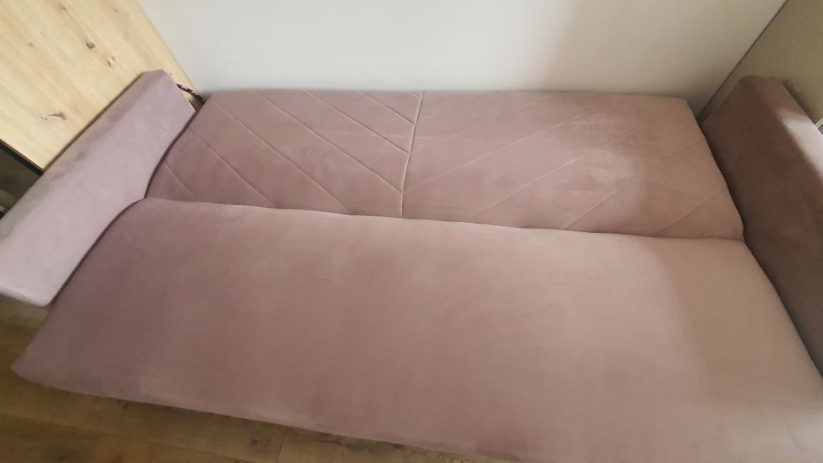 Sprzedam łóżko sofa pudrowy róż