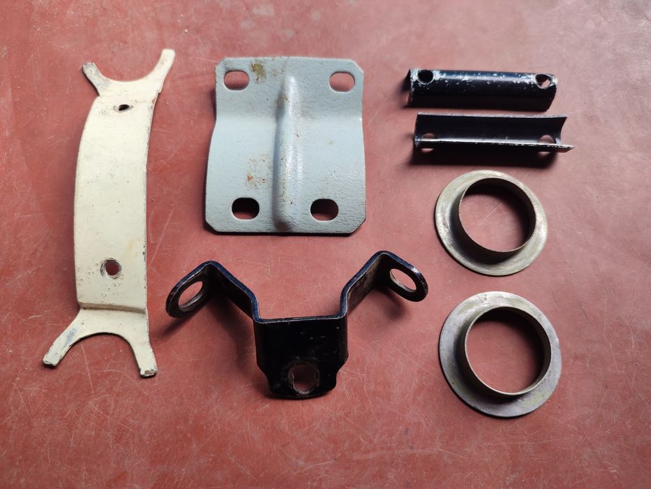 На Яву 634 троса, кронштейны, щитки наколенные, корпус глушителя