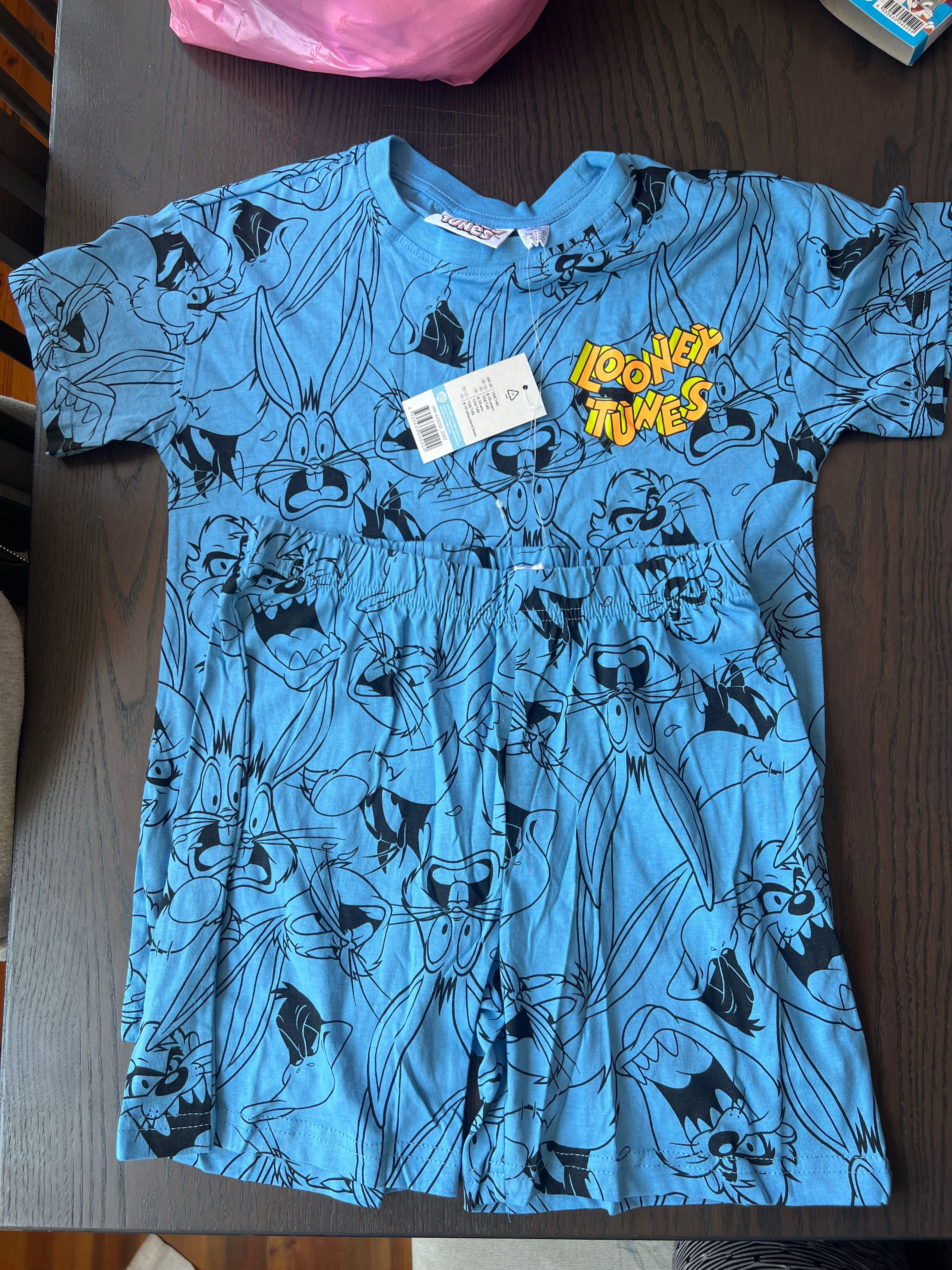 8€ - conjunto pijama rapaz (8-10anos)