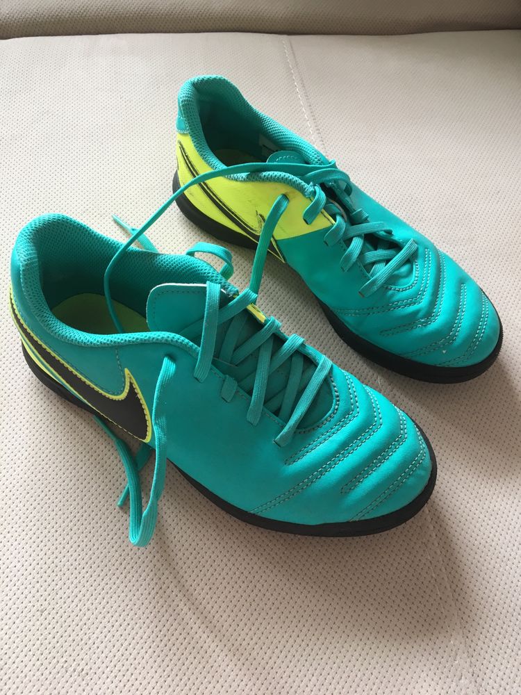 Buty sportowe Nike tiempo