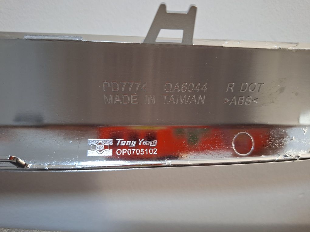 Atrapa chłodnicy  GRILL  OPEL CORSA E
