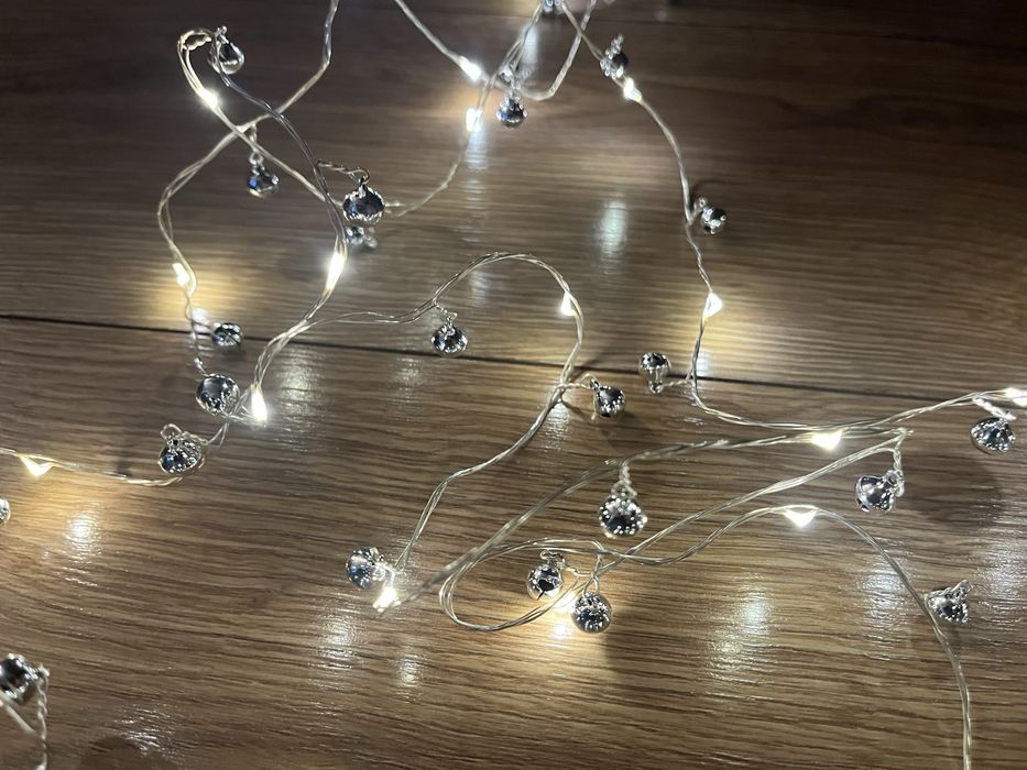 STRALA LED - owy łańcuch na baterie