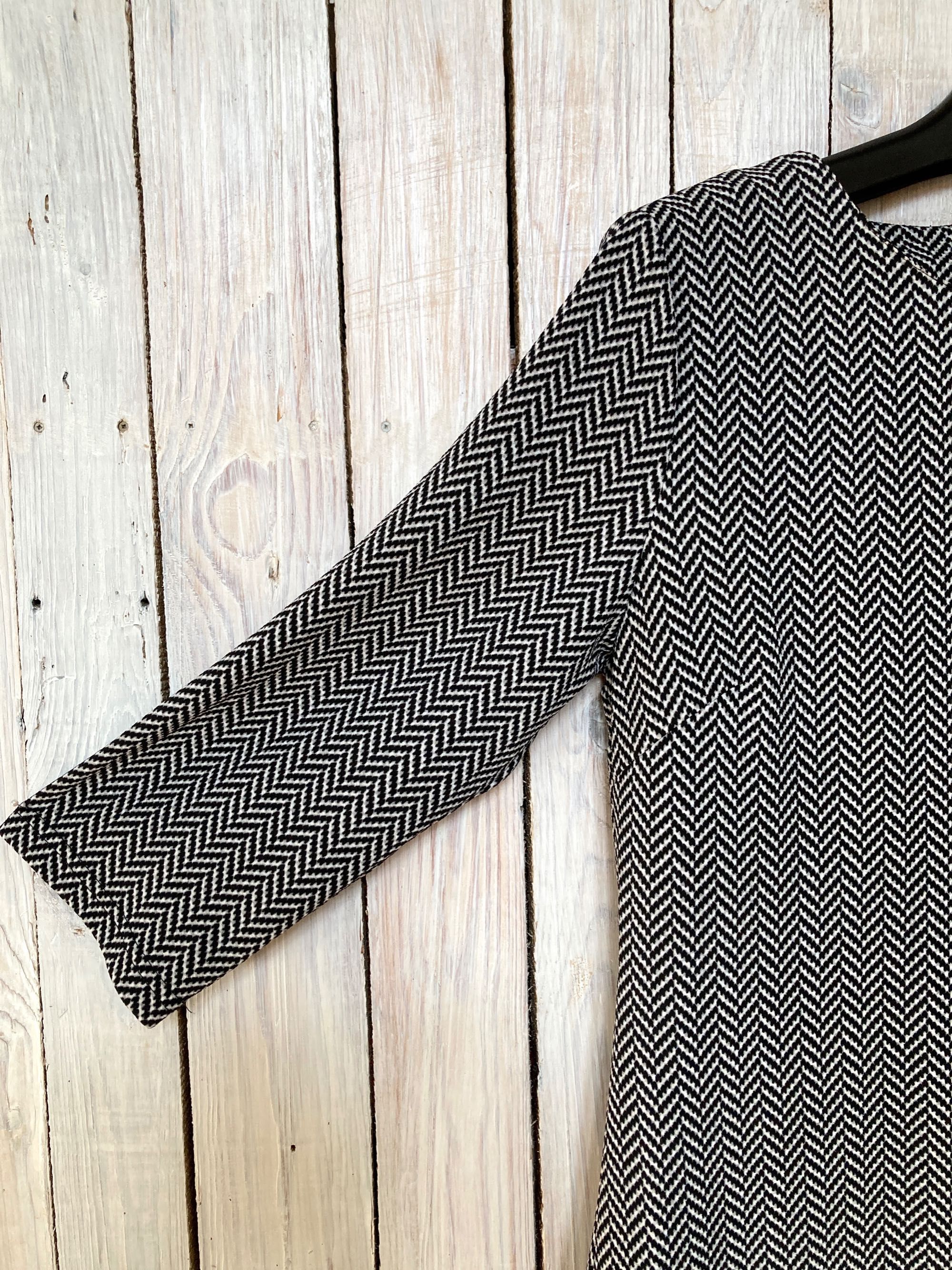 ZELANDO Smashed Lemon Sukienka elastyczna 3XL klasyczna jodełką cz-bia