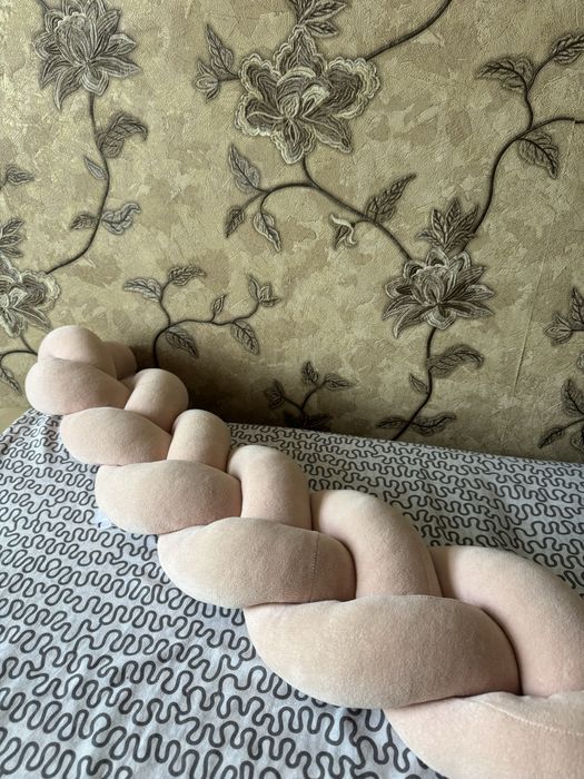 Косичка з велюру пудра бортик в ліжко 120 см