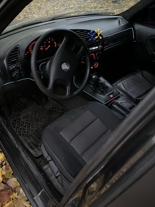 БМВ Е36 м40б18 седан