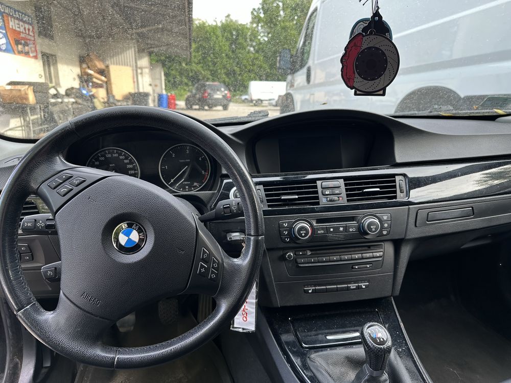 BMW E90 177 KM uszkodzony silnik