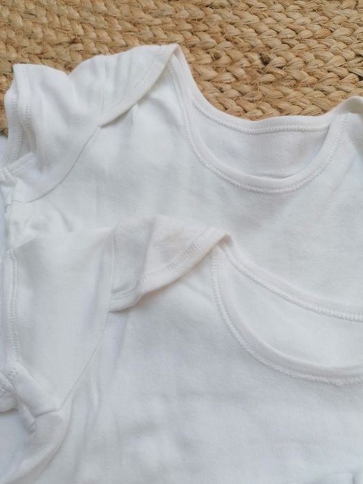 Pack de 5 Bodies Brancos e Beges de Bebé