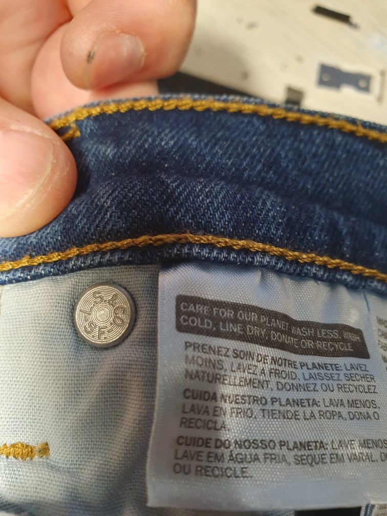 Levis оригинал.Новые джинсы,коттон со стрейчем.