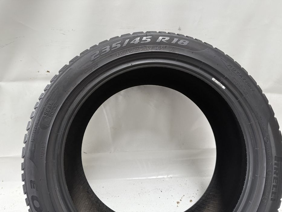 235/45/18 Pirelli Sottozero 3  94V 2020R