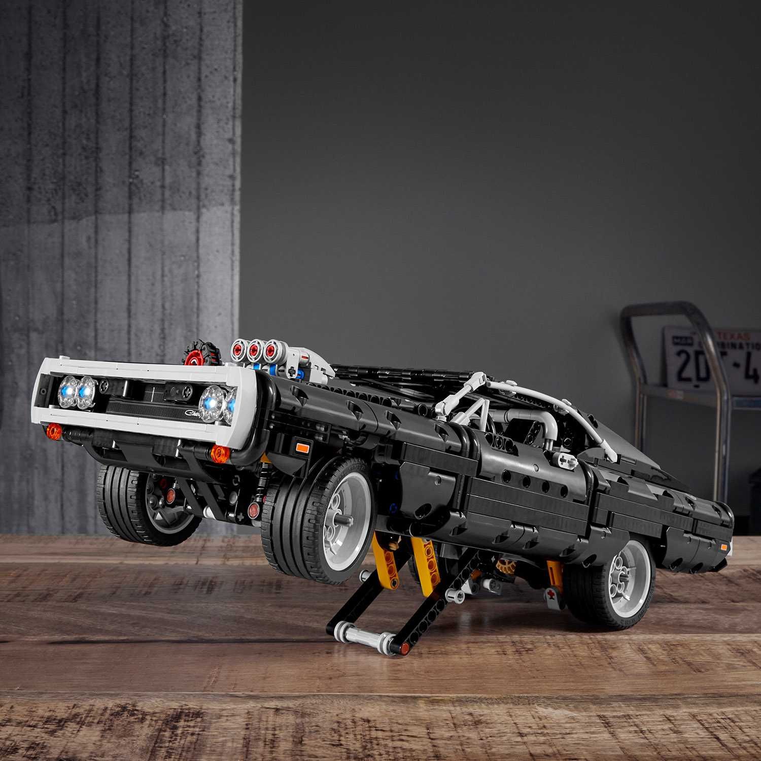 Лего Technic Dodge Charger Домініка Торетто/Додж Чарджер LEGO