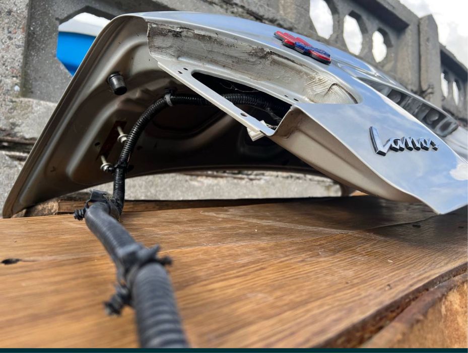 Продам лцинулванную  крышку багажника на daewoo lanos