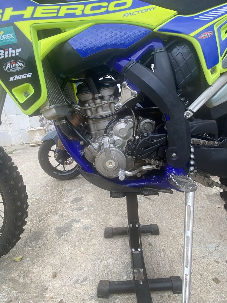 Yamaha Nmax 125 e Sherco 300 4T