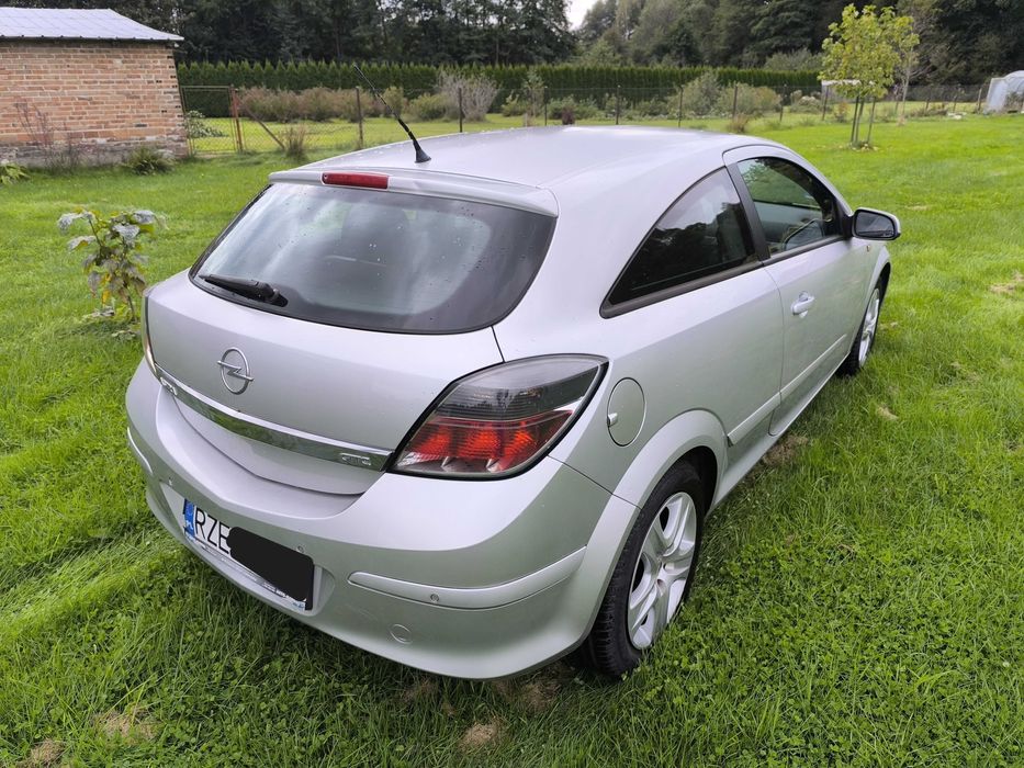 Opel Astra H GTC 1.6 105 km 2006r.