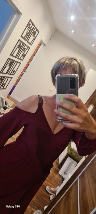 Сукня коктельна відкриті голі плечі з рукавом