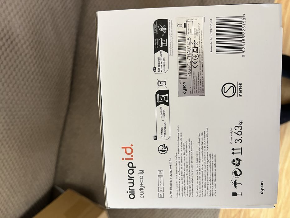 Новий стайлер Dyson HS08