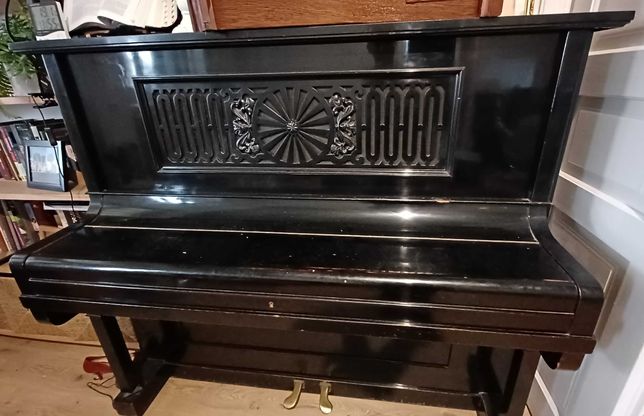Pianino SOMMERFELD z początku XX w.