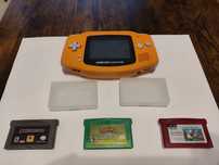 Gameboy advance z trzema grami