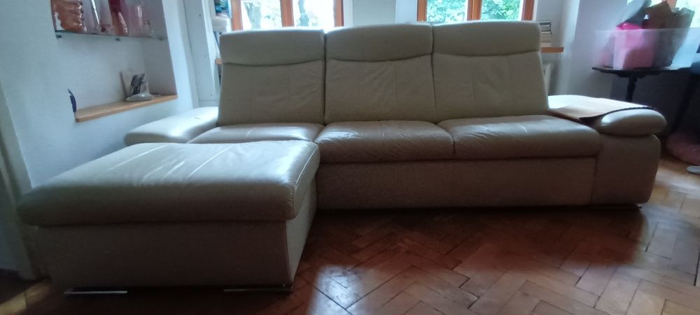 Duża biała kanapa skórzana rozkladana