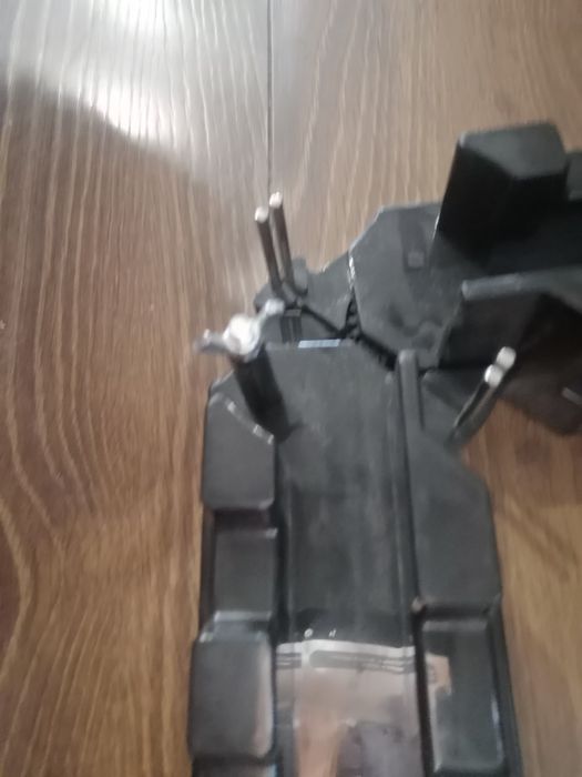 Стусло для порізки плінтуса з фіксацією кута