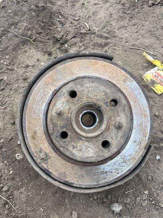 Тормозной диск в зборе с подшибником и ступецей