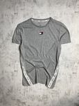 Сіра футболка Tommy Hilfiger Sport – стиль та комфорт з монограмними