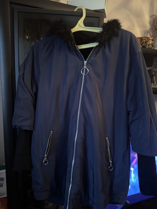 Парка жіноча темно синя