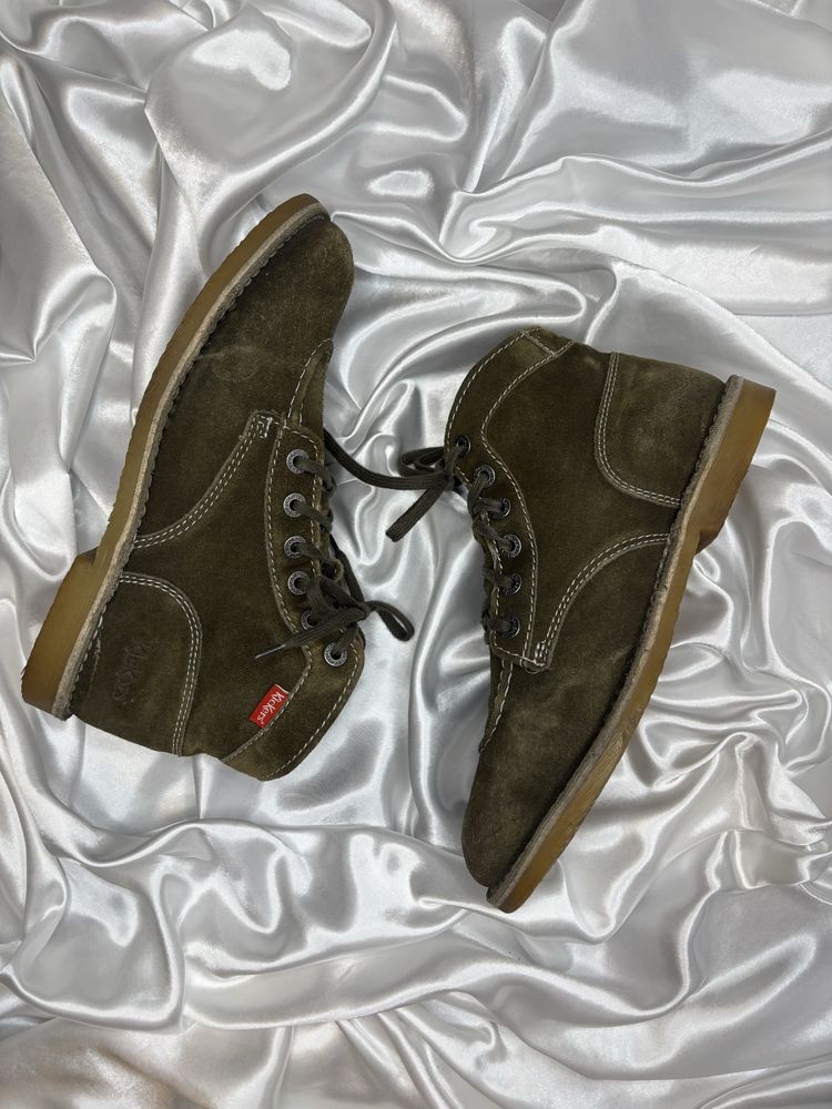 buty Kickers zamszowe zielone khaki zgniła zieleń goblincore unisex