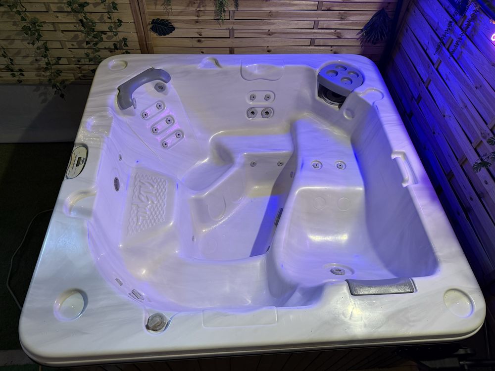 Jacuzzi Call Spa 195x195 USA najlepszy akryl