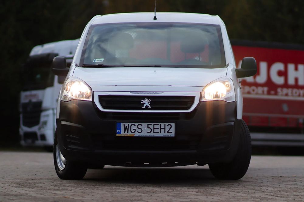 Peugeot PARTNER  1560cm3 99KM * L2 * stan b. dobry * HAK* II właściciel Faktura VAT 23%