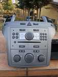 Radio z wyswietlaczem panel klimatyzacji opel Zafira B