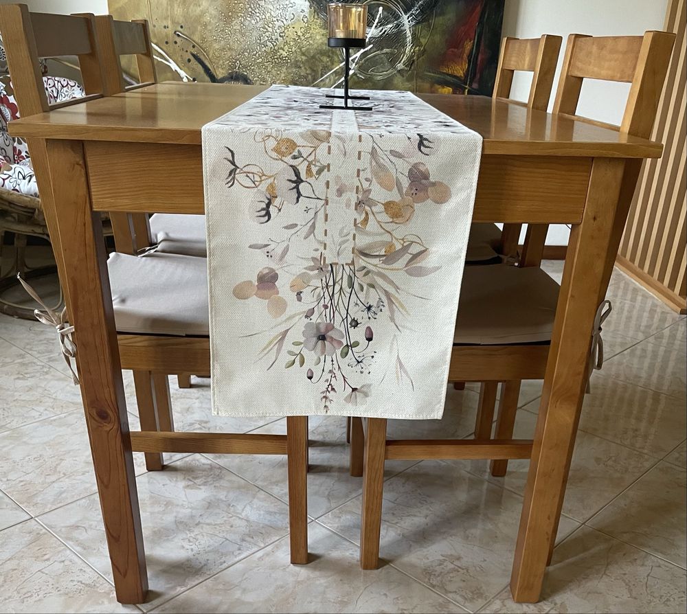 Conjunto mesa e 4 cadeiras