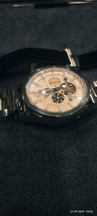Tag Heuer годинник.