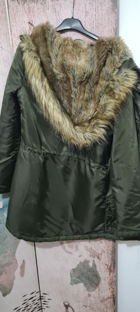 Parka verde com pêlo