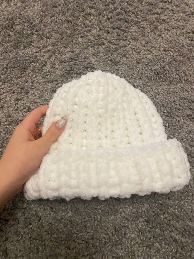 Шапка з пряжі alize puffi