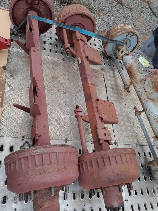 Oś do przyczepy  HL811