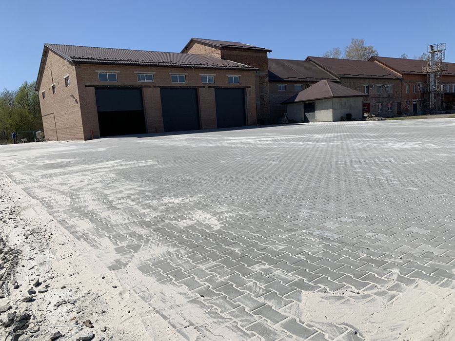 Послуги повязані з укладанням бруківки