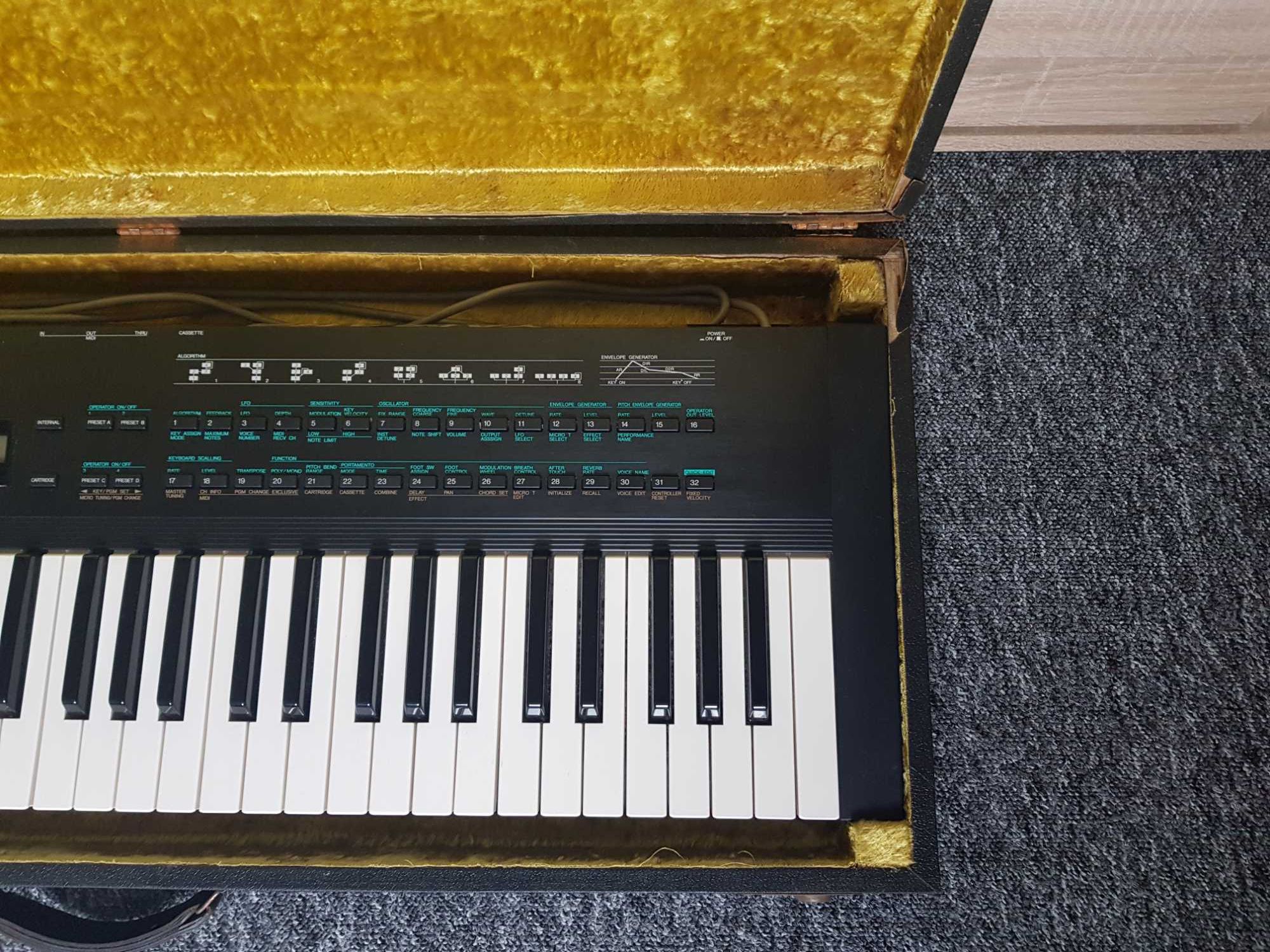 Yamaha DX11 DX-11 DX 11