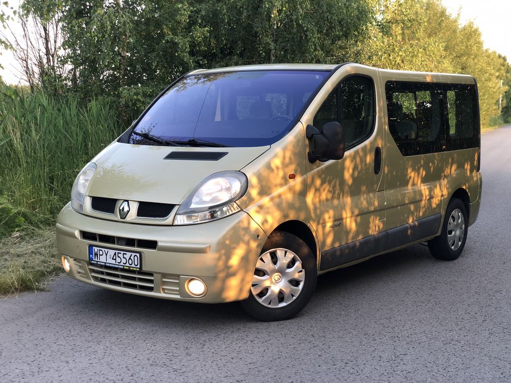 Wynajem Vana 8 osobowy Renault Trafic Radom Warszawa Przysucha