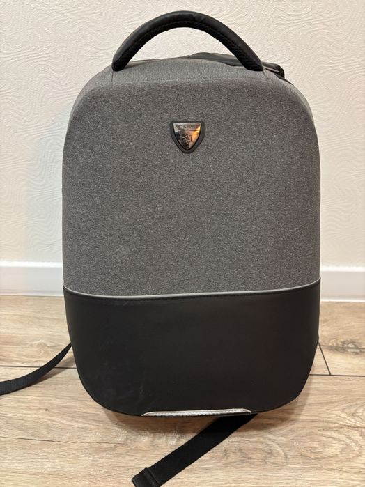 Продаю рюкзак ARCTIC HUNTER в нормальному стані.