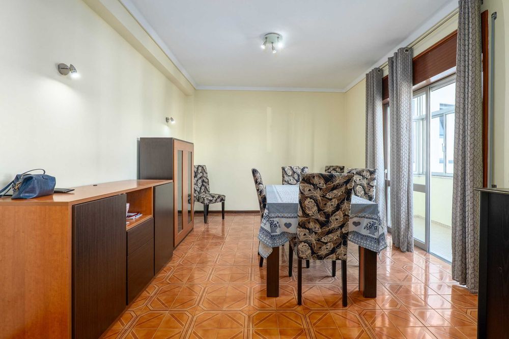 Apartamento T1+1 para arrendar
