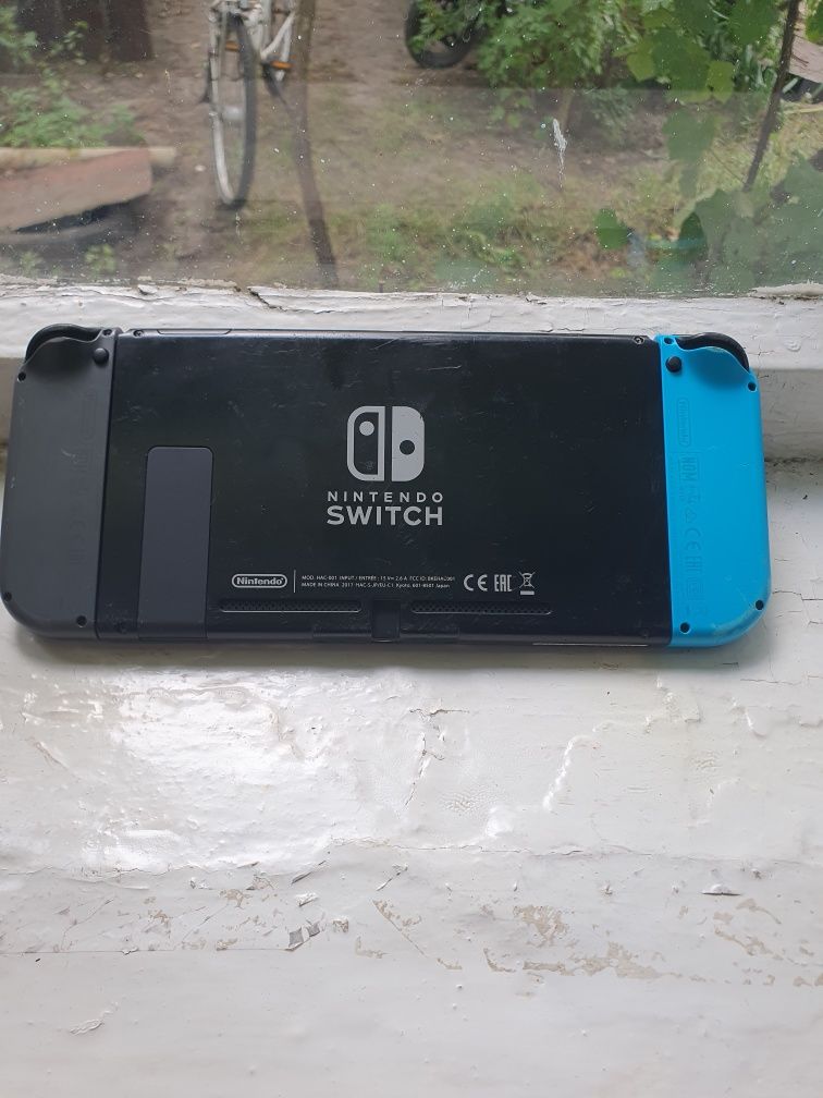 Продам Nintendo switch v1 с акаунтом фортнайт