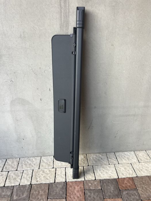 Шторка рулет в багажник на VW Touareg 2018-2025