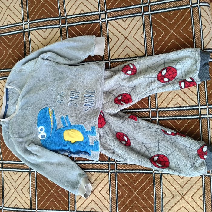Тепла піжами на хлопчика 4-6р.