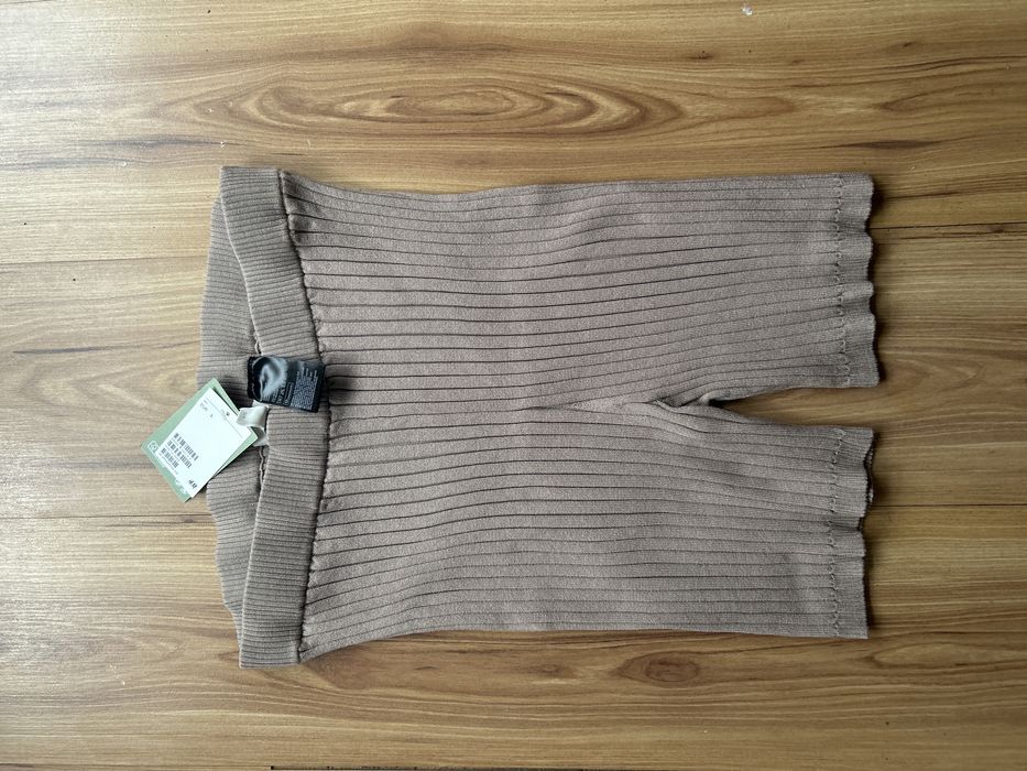 Бренд H&M жіночі тоненькі, тепленькі трикотажні шортики. Розміри 48-52