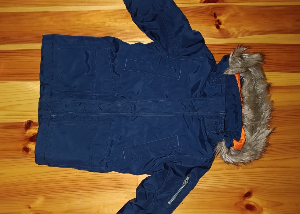 Продам осінньо/весняну дитячу куртку. На 92 зріст, 1.5-2 роки