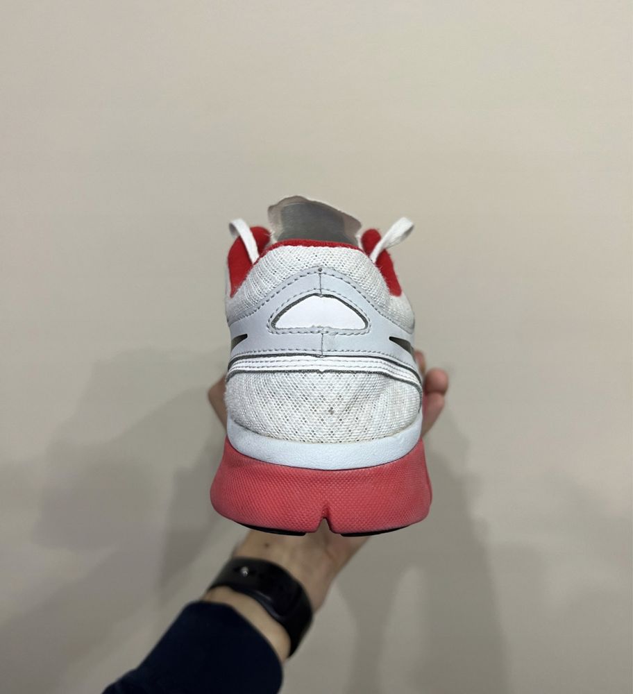 Sportowe buty NIKE białe czerwone Rozmiar 44